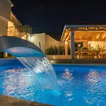 Milena With Heated Pool And Jacuzzi