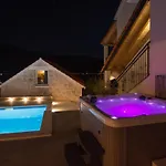 Βίλα Milena With Heated Pool And Jacuzzi *