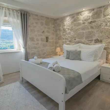Milena With Heated Pool And Jacuzzi