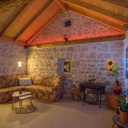 Villa Milena With Heated Pool And Jacuzzi *