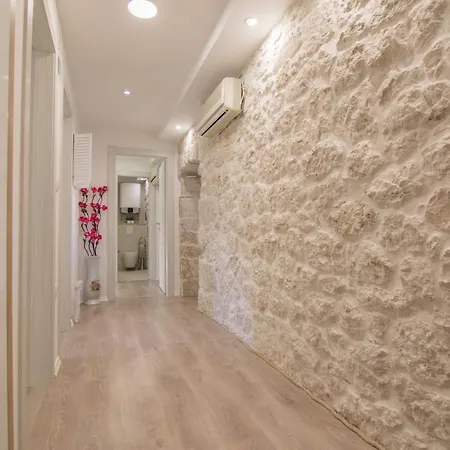 Villa Milena With Heated Pool And Jacuzzi Kostanje