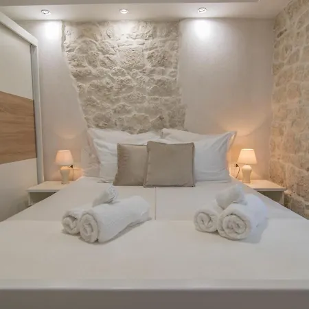 Villa Milena With Heated Pool And Jacuzzi Kostanje