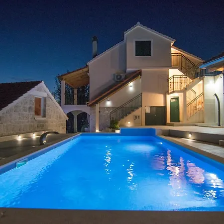 Milena With Heated Pool And Jacuzzi Villa *