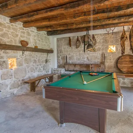 Villa Milena With Heated Pool And Jacuzzi *