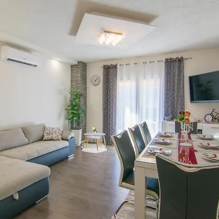 Milena With Heated Pool And Jacuzzi Villa