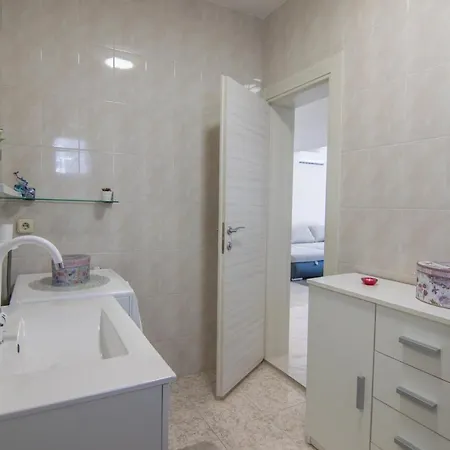 Milena With Heated Pool And Jacuzzi Kostanje