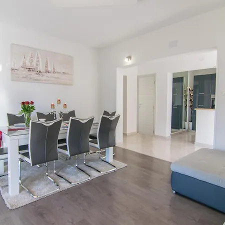 Milena With Heated Pool And Jacuzzi Villa