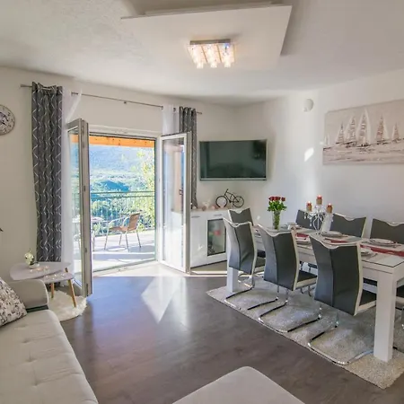 Villa Milena With Heated Pool And Jacuzzi *