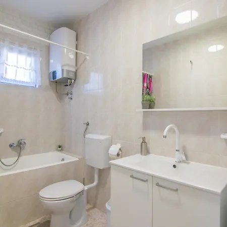 Milena With Heated Pool And Jacuzzi * Kostanje