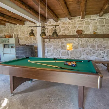Milena With Heated Pool And Jacuzzi