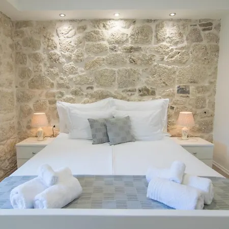 Villa Milena With Heated Pool And Jacuzzi Kostanje