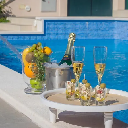 Milena With Heated Pool And Jacuzzi Villa Kostanje