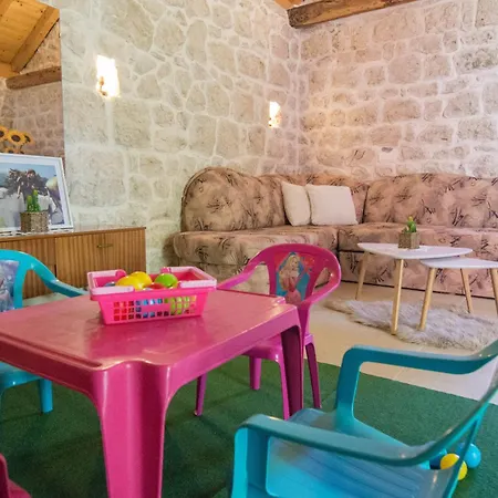 Villa Milena With Heated Pool And Jacuzzi *