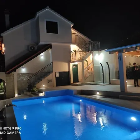 Milena With Heated Pool And Jacuzzi Villa *